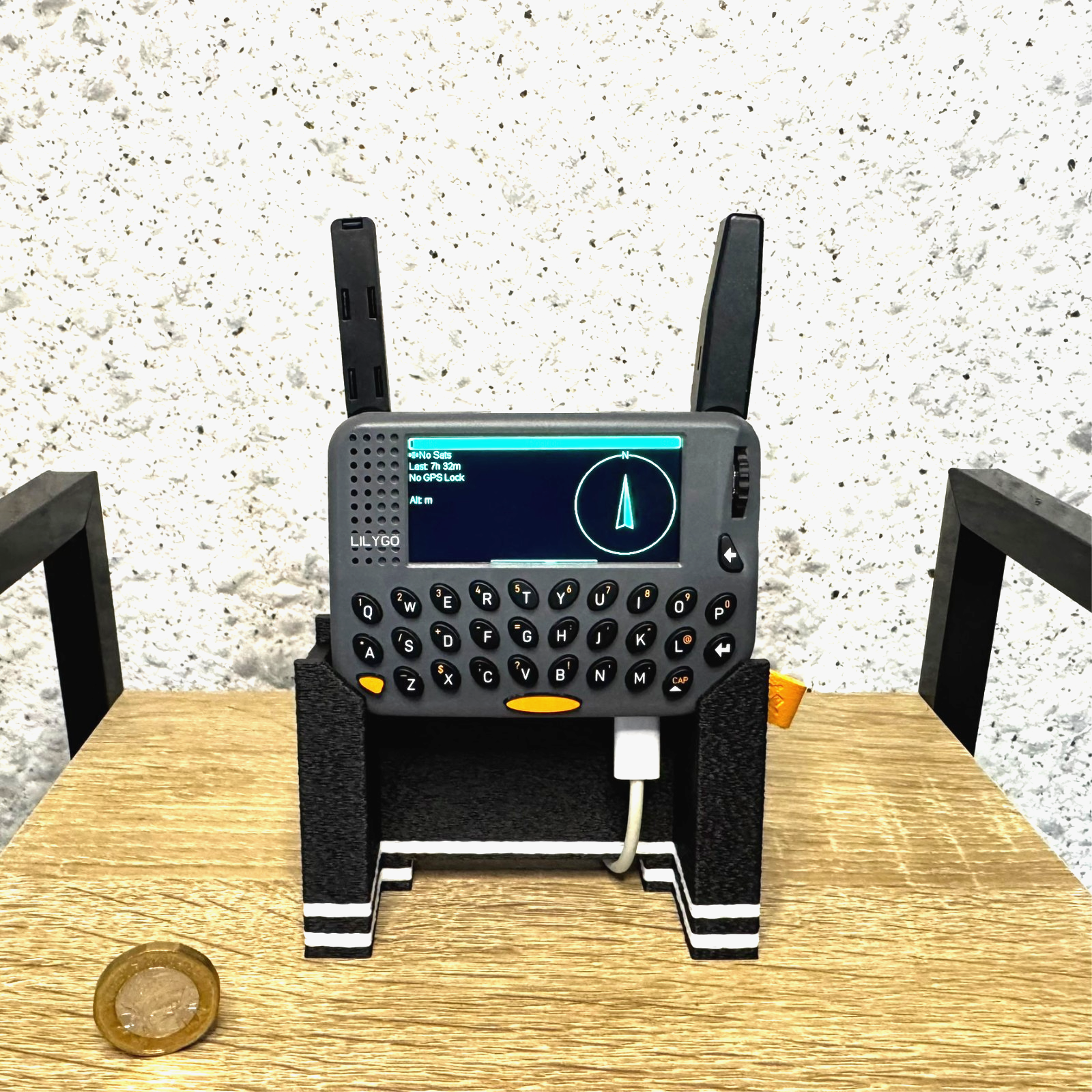 Stand for T-LoRa Pager (LILYGO) – Charging & Desk Display Holder