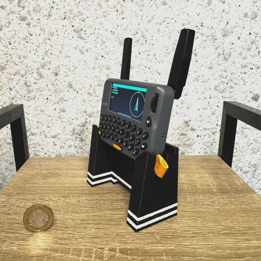 Stand for T-LoRa Pager (LILYGO) – Charging & Desk Display Holder