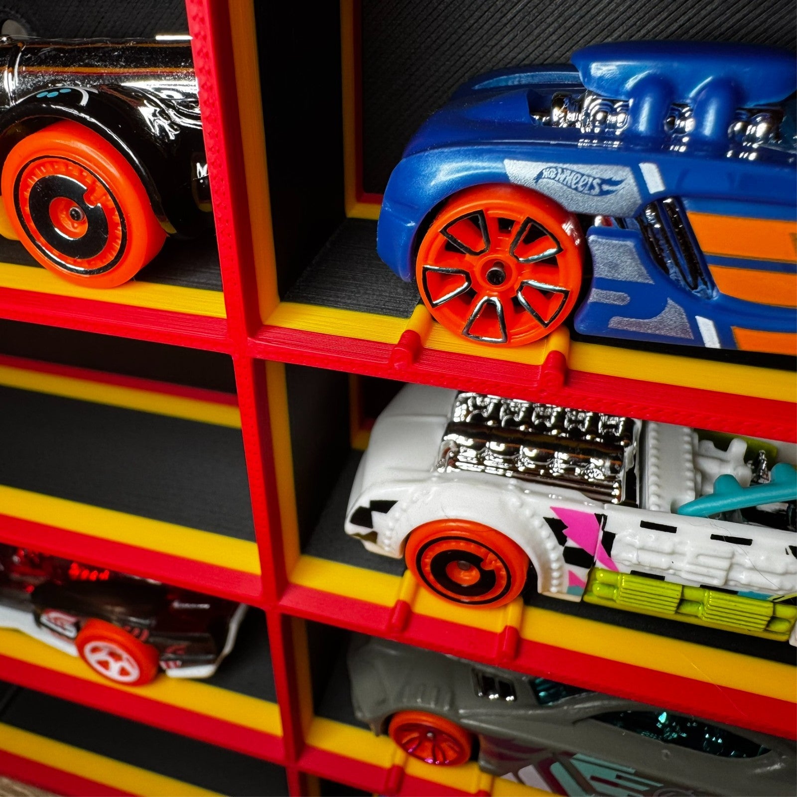 Display Shelf Organizer for Hot Wheels Cars – 8 Slots – 3D Printed